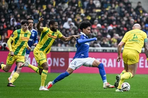 تحت أنظار مصطفى محمد.. نانت يسقط أمام ستراسبورج في الدوري الفرنسي